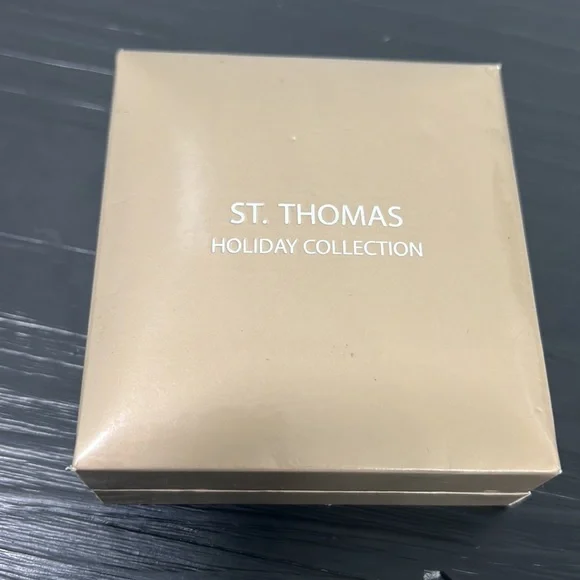 St. Thomas Holiday Collection Silvertone Snowflake brooch - Picture 2 of 3